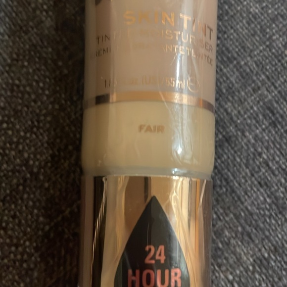 Revolution Super Dewy Skin Tint Collection - Picture 7 of 8